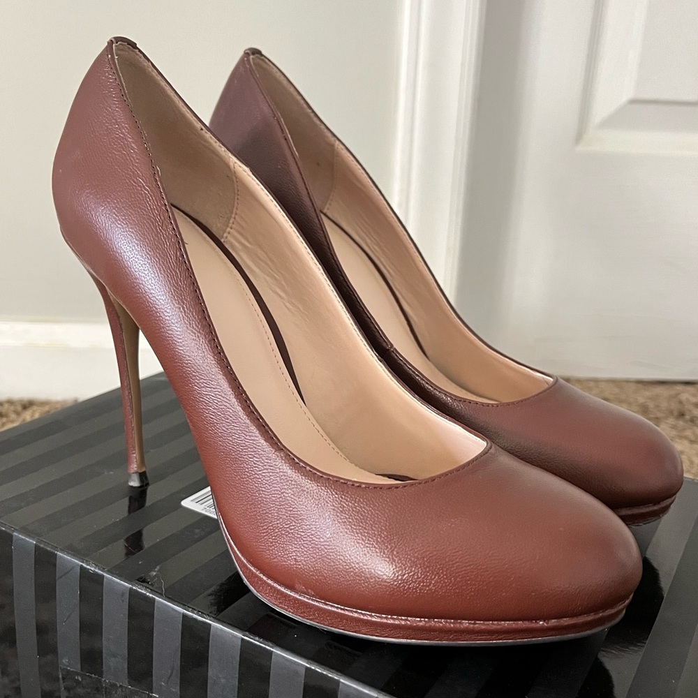 Victoria's Secret Cider Red Round Toe Pump - Size 8